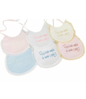 Babero pique frase forrado con rizo detrás,bolillo y estrellas