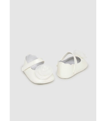 Merceditas flor desde recién nacida crudo