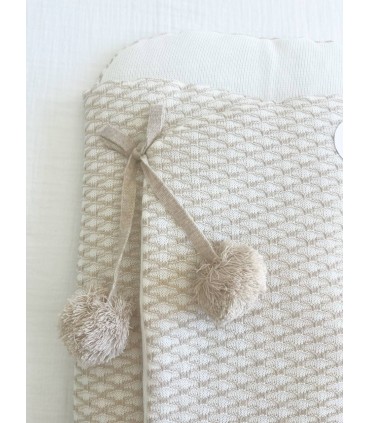 Saco para capazo bebé pompones camel