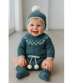 Conjunto jersey, cubre pañal ,gorro y botitas. Cedro