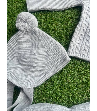 Traje 3P trencitas con cuello bordado y gorro pompom "CLOUD BRAIDE" luna